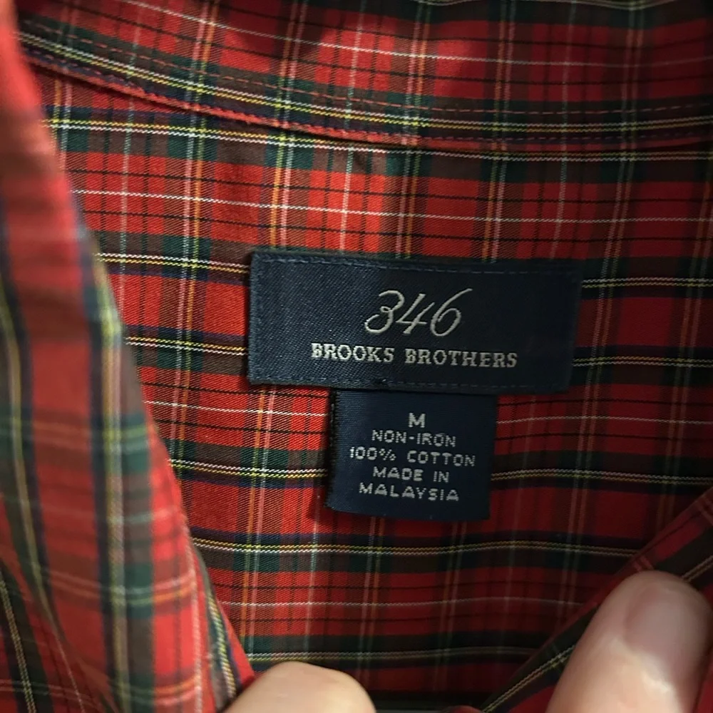 Brooks Brothers 346 men's red plaid non-iron button-down shirt size M‎ Christmas